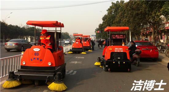 市政道路使用洁博士扫地车